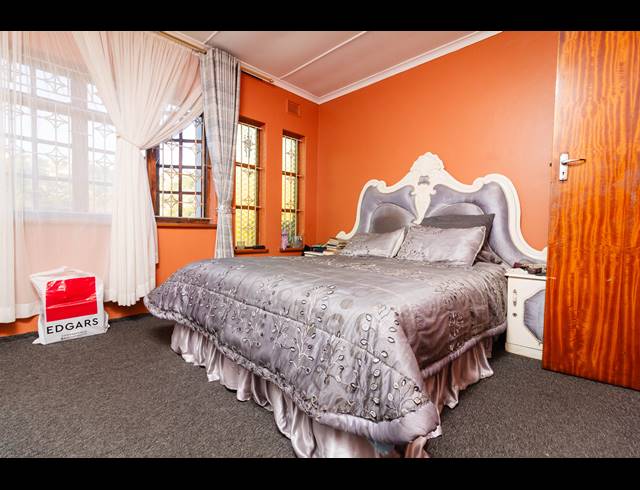 4 BEDROOM FREESTANDING FOR SALE IN SILVERGLEN